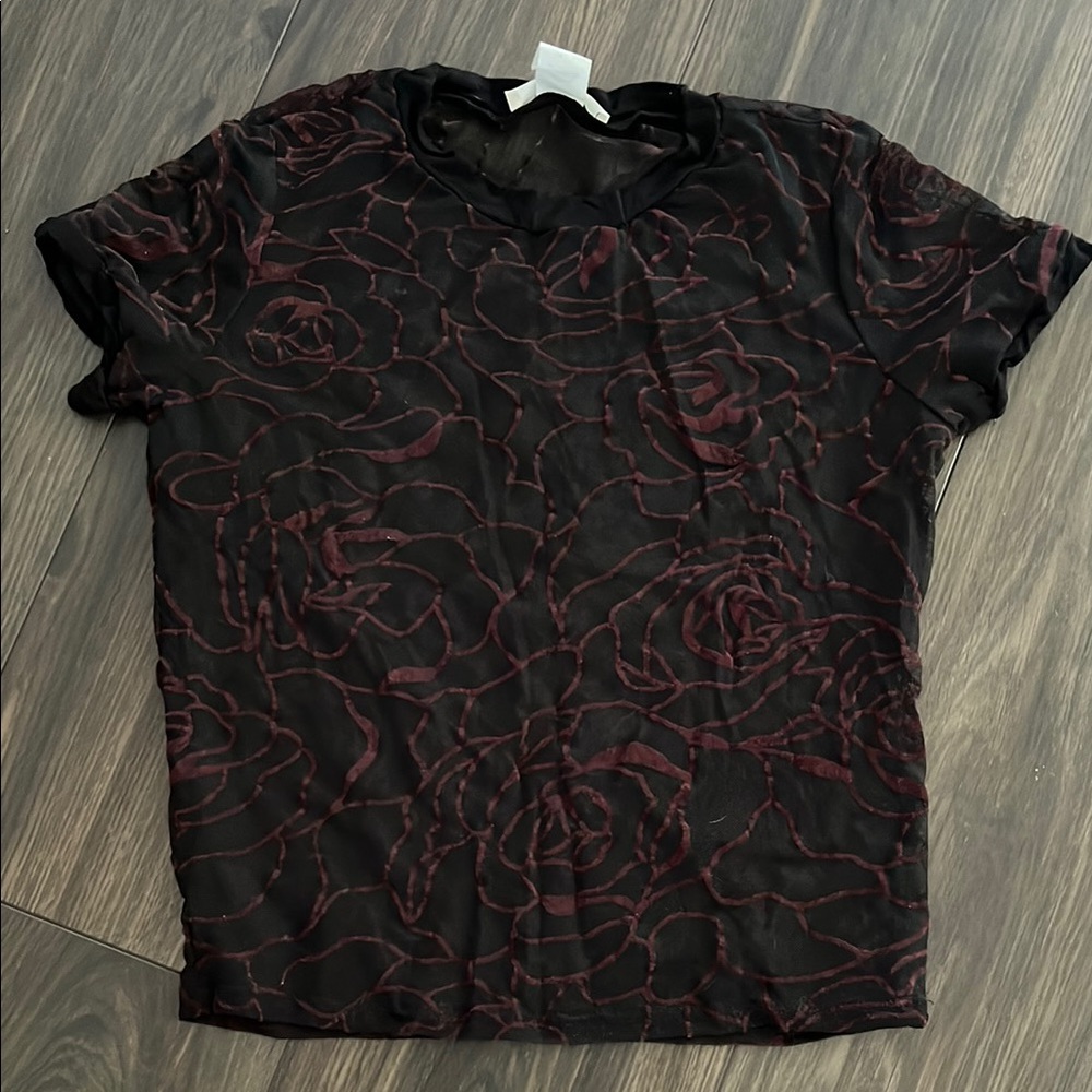 Gaze Black Red Abstract Short Sleeve Tee